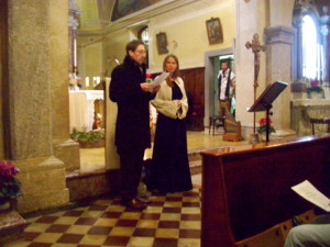 Ljoba Jenca in Sandro Quaglia v cerkvi na Solbici 29.12.2012